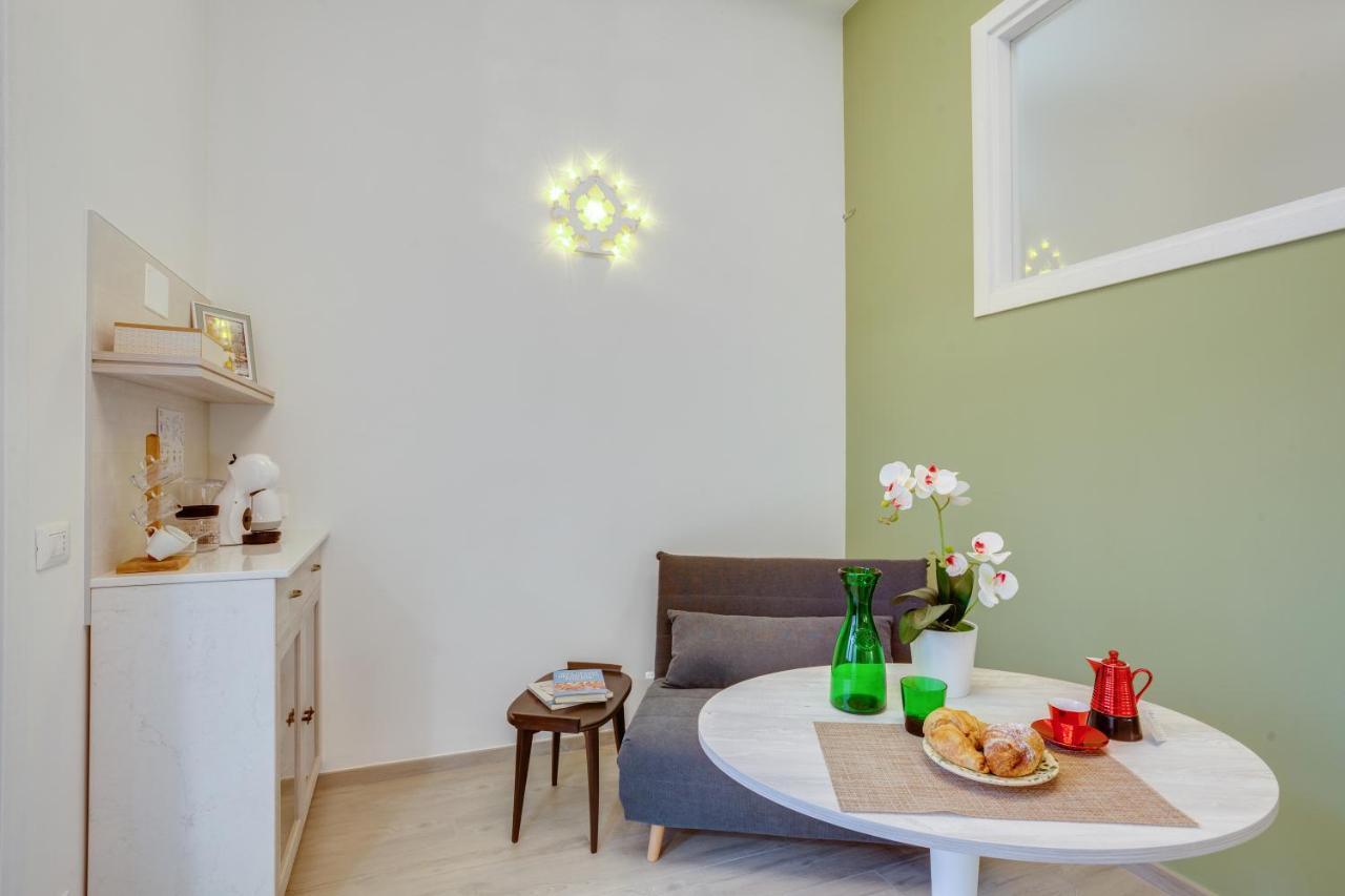 Madame Bari' Suite Apt In The Heart Of Бари Экстерьер фото