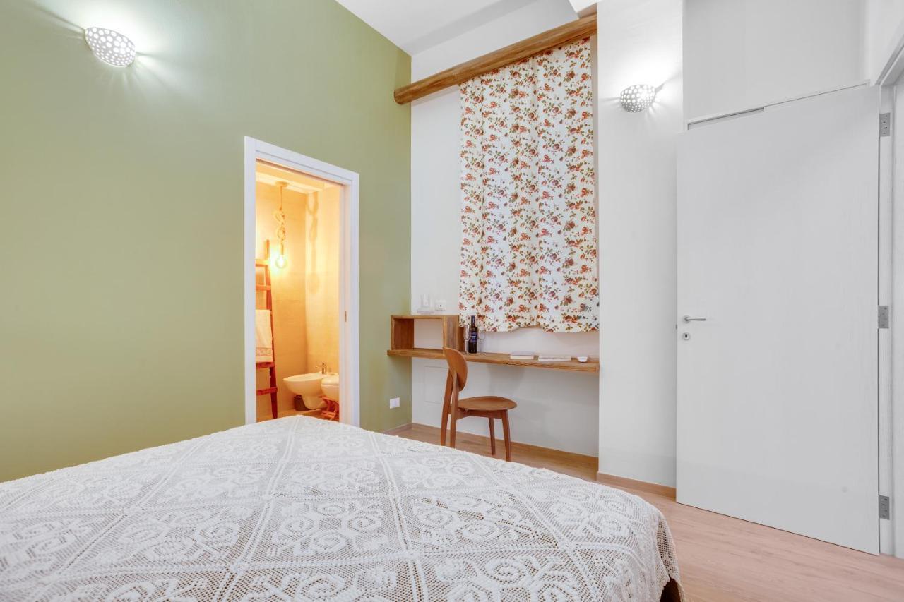 Madame Bari' Suite Apt In The Heart Of Бари Экстерьер фото