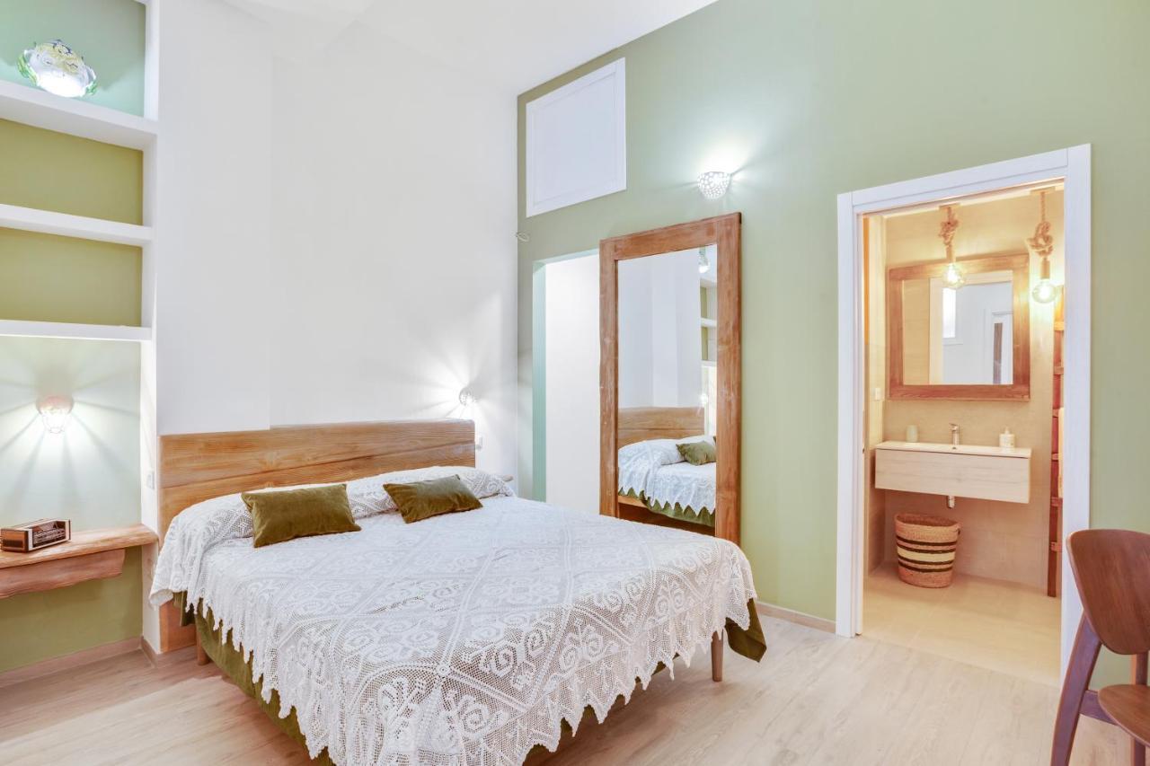 Madame Bari' Suite Apt In The Heart Of Бари Экстерьер фото